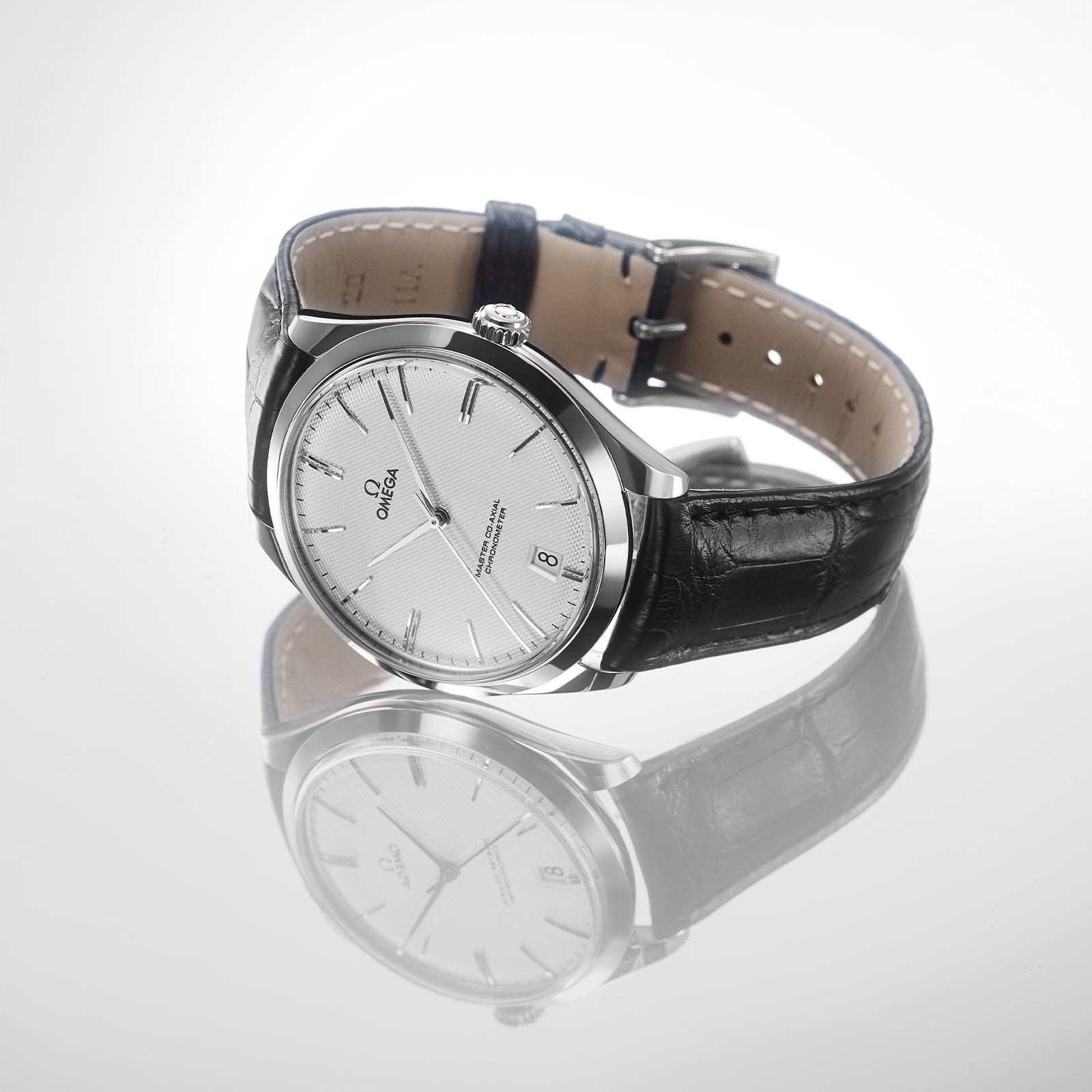 オメガ デ・ヴィル トレゾア マスター コーアクシャル（432.53.40.21.02.004）を実機レビュー